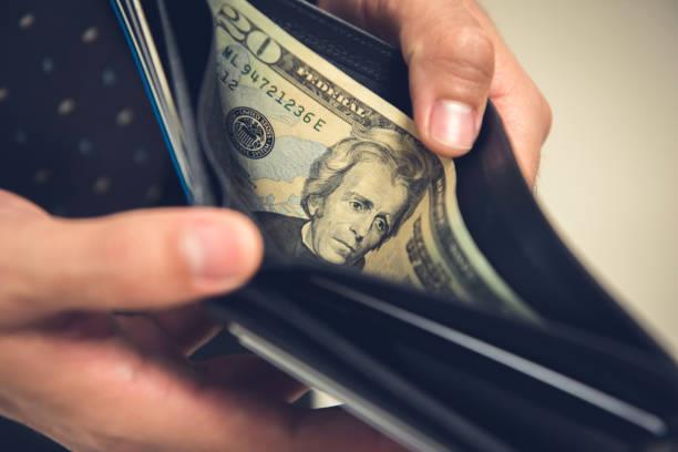 Ni laurel ni canela: lo que debes guardar en la billetera para atraer dinero en septiembre