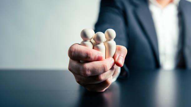 Qué significa que una persona esté siempre encontrándole errores y fallas a los demás, según la psicología