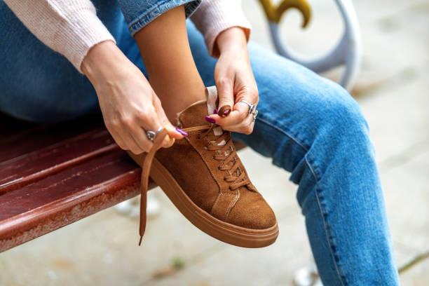 Ni laurel ni café: el truco infalible para eliminar el mal olor de zapatos y zapatillas