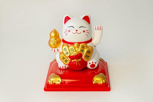 Ni como centro de mesa ni en la habitación: el lugar donde debes colocar el gato de la fortuna, según el Feng Shui